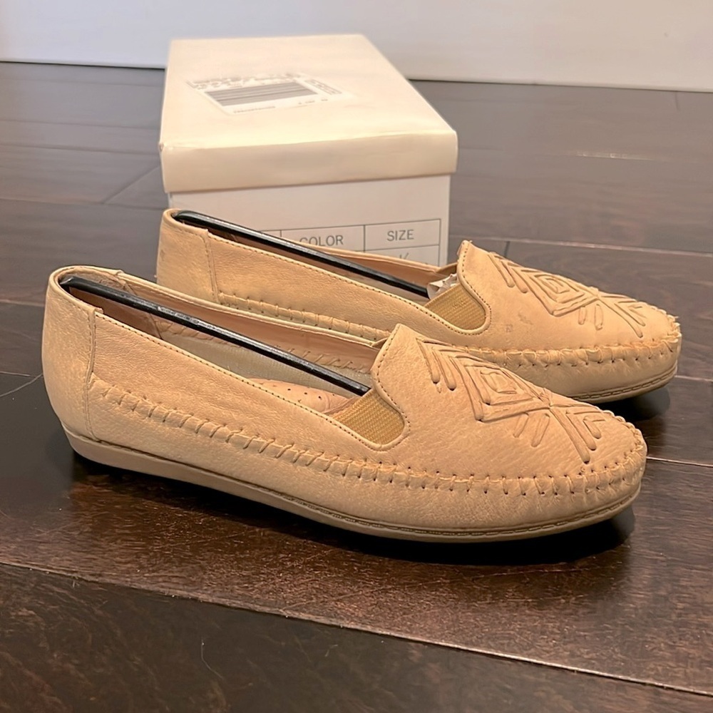 Hush puppies Y2K sand leather loafer flats vintage NWT 7.5